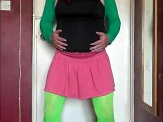 Bisexual Crossdresser Wants to Swallow Your Cock on Camera