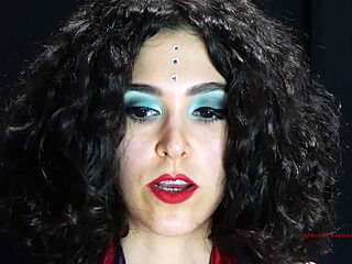 Mistress Italiana dominates with her money slave in a sensual and fetishistic video