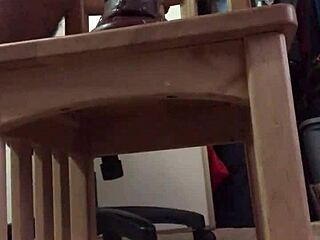 Amateur gay performs sit-ups