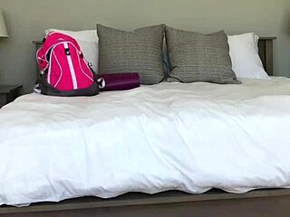 Felicity Feline户外玩具自慰狂潮吹高潮