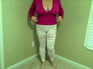 Sheila's tits dance while she shows off