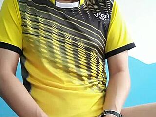 Horny Thai Gay Squirts Water in Passionate Encounter!