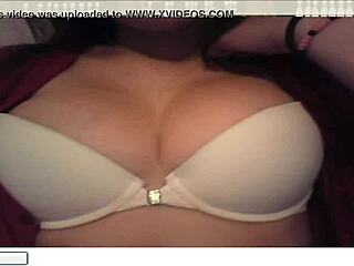 Young amateur teen webcam girl performs free porn sex on videomobile platform