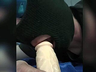 Gay amateur blowjob leads to cumshot in this hot video