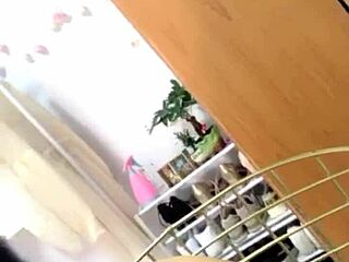 Hot Girl Performs Oral On Massive Cock In Live Stream Show