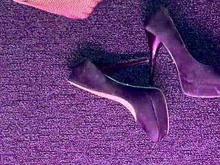 Foot fetishism and water play in fetish video