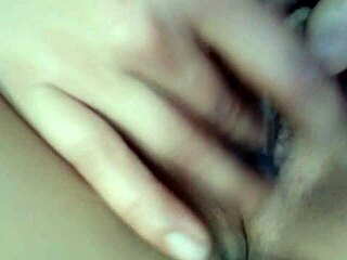 Amyssexxxjuguetona Fingers Herself In Office Without Panties!