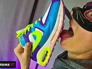 hey, wanna crush some food with dirty feet?