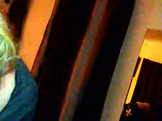 chelsey deepthroats big cock in homemade video?