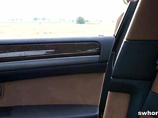 捷克黑发街头妓女穿裙勾引