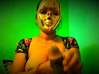 Sexy Indian girl Shweta's seductive dance performance