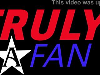 aria nicole paints her dirty tootsies