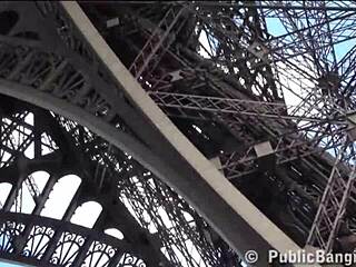 巴黎埃菲尔铁塔街头极限公共3P