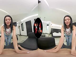 Hey, Check Out This Sexy Latina Babe In VR