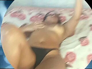 Samara Smith视频通话玩肛交高潮