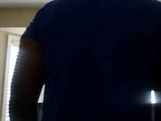 boogie makes white girl tap out fast in the match