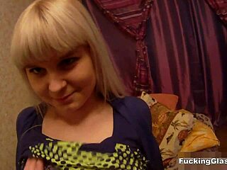 Fucking Glasses - Fuck Snowboard Newbie Kira Teen 18+-Porn