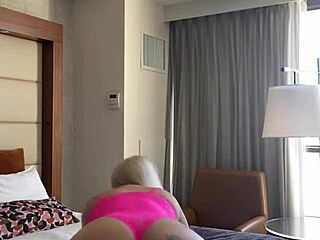 i'm lucky b twerking big booty for fans