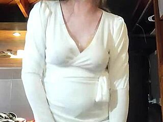 Beautiful transsexual Cdjade in a sexy costume.