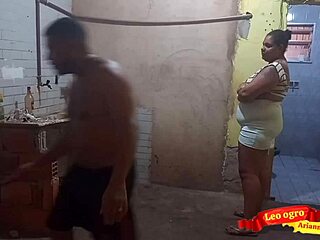 嘿，今晚想用你那大肥臀付砖匠工钱吗？