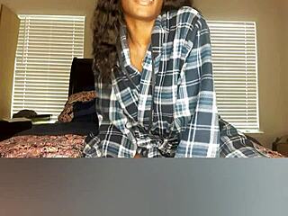 Ebony Girlfriend Delivers Intense Jerk Off Instructions