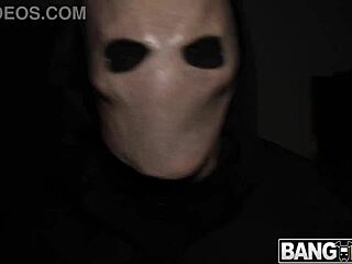 Let's Play, Johnny Love and Elana Bunnz!