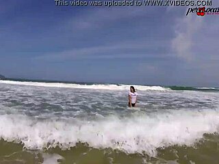 南滩裸走热辣性爱后