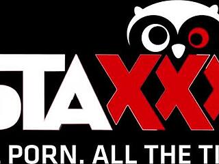 索妮娅的眼镜被精液浸湿！