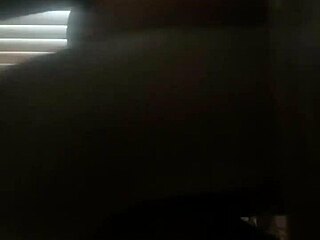 大屁股邻居弯腰后入内射？