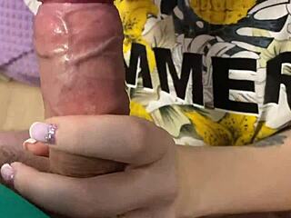 一天吹两次箫，两发都射嘴里！