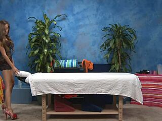 Flexible Angel Enjoys Insertion