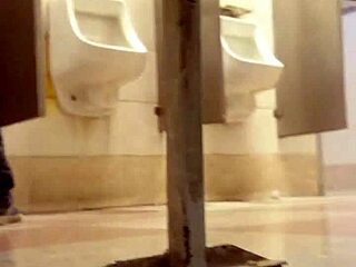 Gay sex in the toilet turns wild