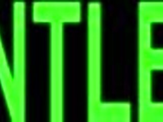 荡妇抓到继母然后被猛干！