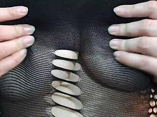 自然大胸倒计时Kyra Hellfire热辣指示