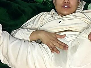 i'm this blue amateur starting my day with a good squirt on xvideos 2024