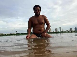 Big boy works hard with massive cock to satisfy Brazilian amateur in homemade clip