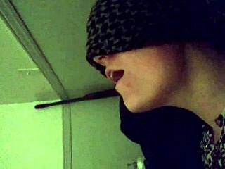 Amateur teacher enjoys a hairy cunilingus session