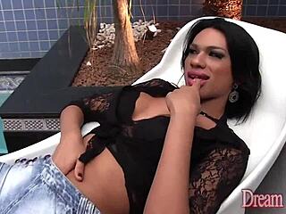 Mylla Pereira’s solo performance with a cucumber and her big cock