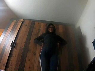 Milfycalla - Sexy beauty cums hard masturbating at daybreak. Would you be my boyfriend?