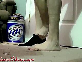 tony just chills while joe sucks him off real good