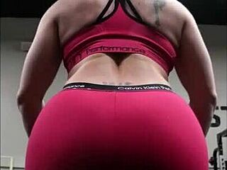 Married woman gets fucked in car after working out at the gym