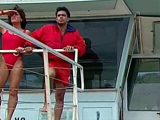 i feel excited as la maitre nageuse aux gros seins holly body baise avec son chef pendant sa pause déjeuner