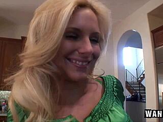 hey dude, wanna join 3 hot women fucking and swapping cum with me?