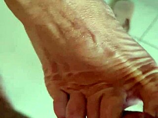 Aline and Flavio’s intimate moment captured in close-up video