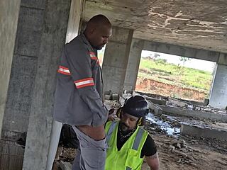 Workers have wild sex in the abandoned building openly