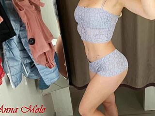 Look at this perfect body girl trying outfits in fitting room, so cute! 😍