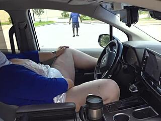 车里被抓没内裤自慰手指插逼 - 冒险丰满口交