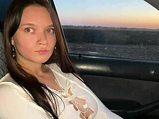 Girlfriend of my best friend sucks my dick for cash