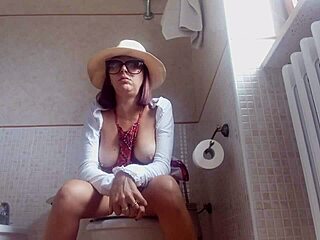 bestemmio loud while farting on hidden toilet cam