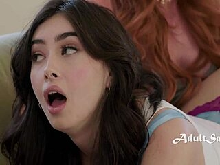 继母Chloe Surreal给Sophia Locke打屁股小夜曲